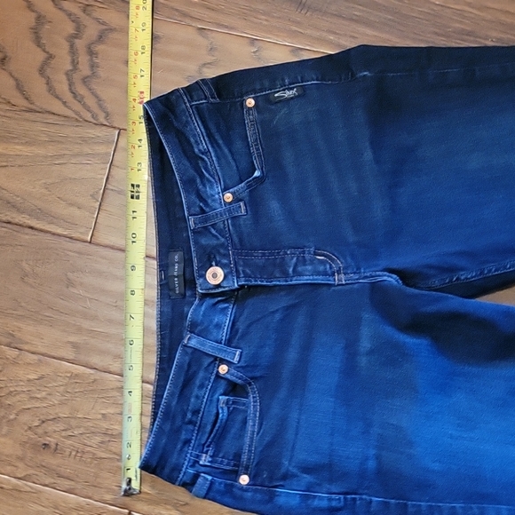 Silver Jeans - Picture 2 of 9